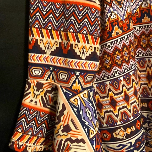 Multi color tunic with 3/4 bell sleeves - Picture 5 of 5